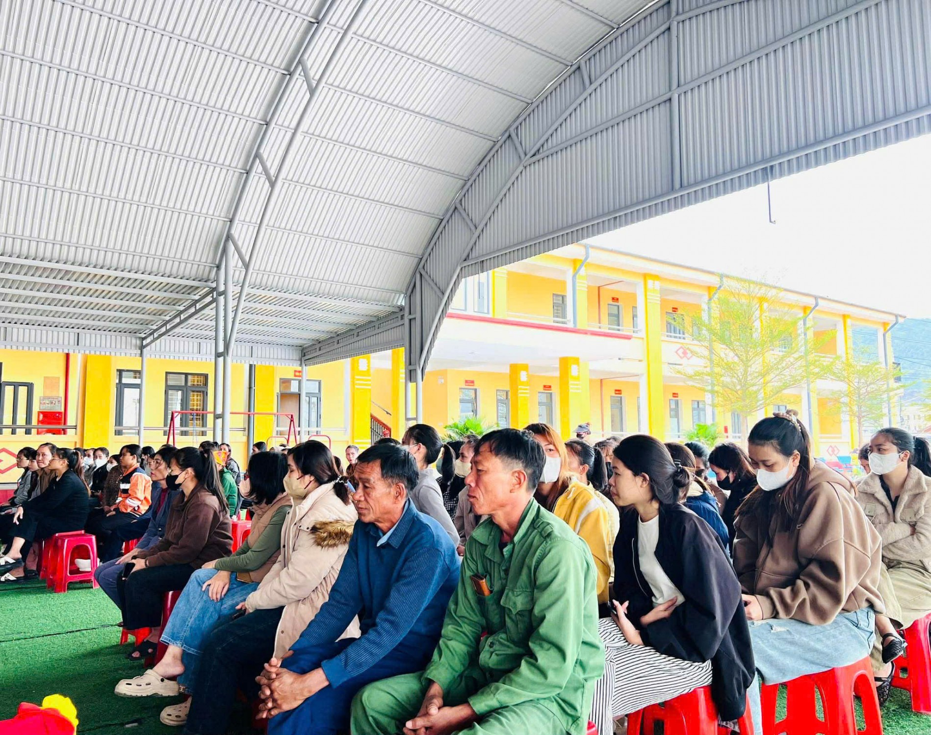 TRƯỜNG MẦM NON KỲ NAM TỔ CHỨC THÀNH CÔNG HỘI NGHỊ CHA MẸ HỌC SINH NĂM HỌC 2025 - 2026