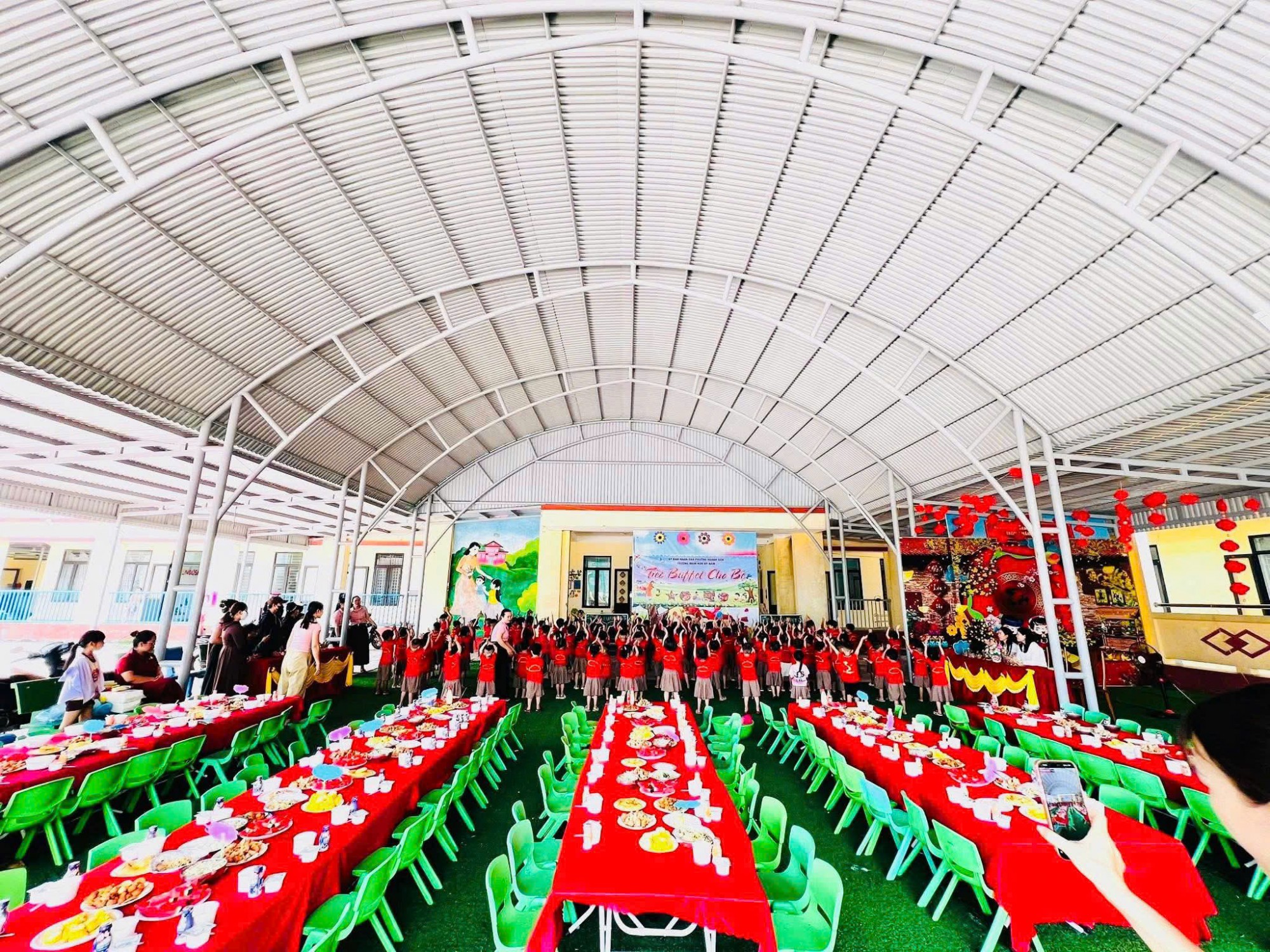 Tiệc Buffet chào mừng ngày giải phòng miền Nam 30/4 và Quốc tế lao động 01/5